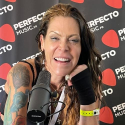 BETH HART (VO)